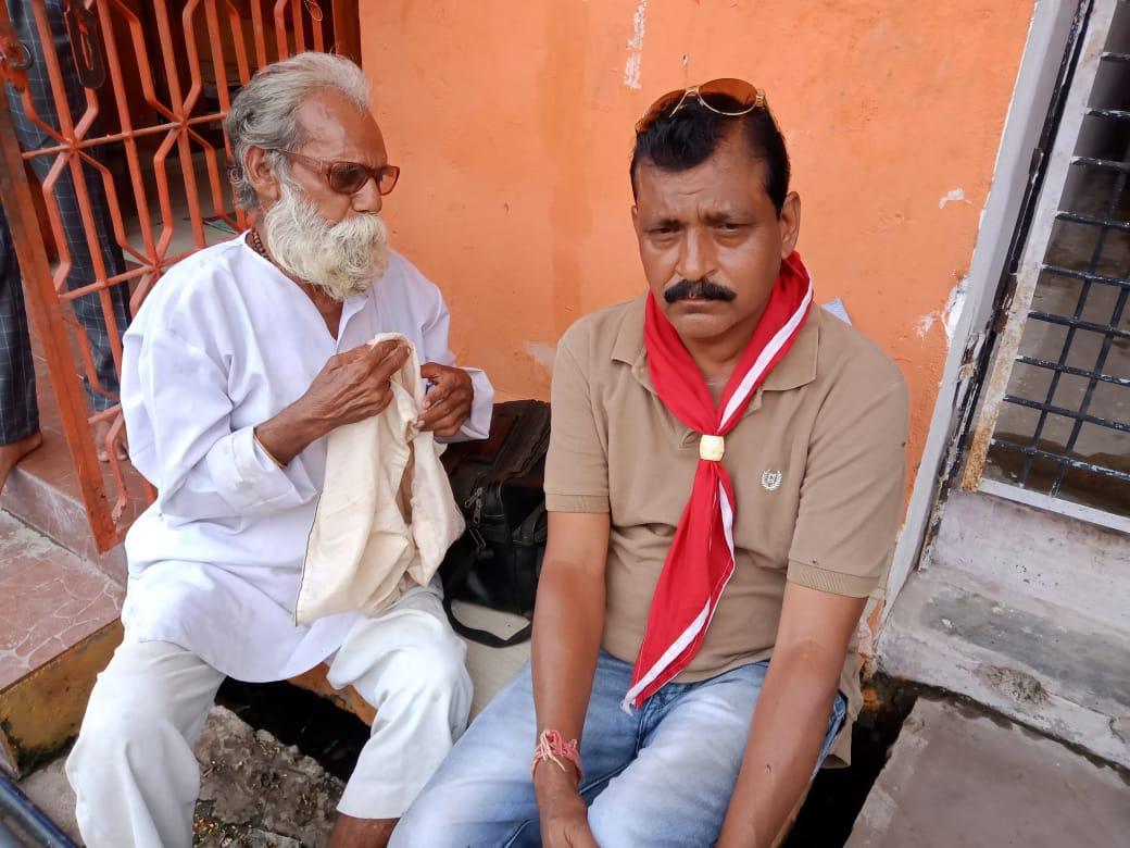 old man help..
