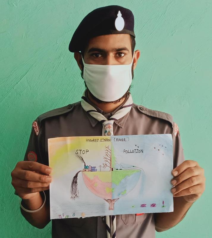 पोस्टर के माध्य्म से पर्यावरण जागरूकता का दिया सन्देश।