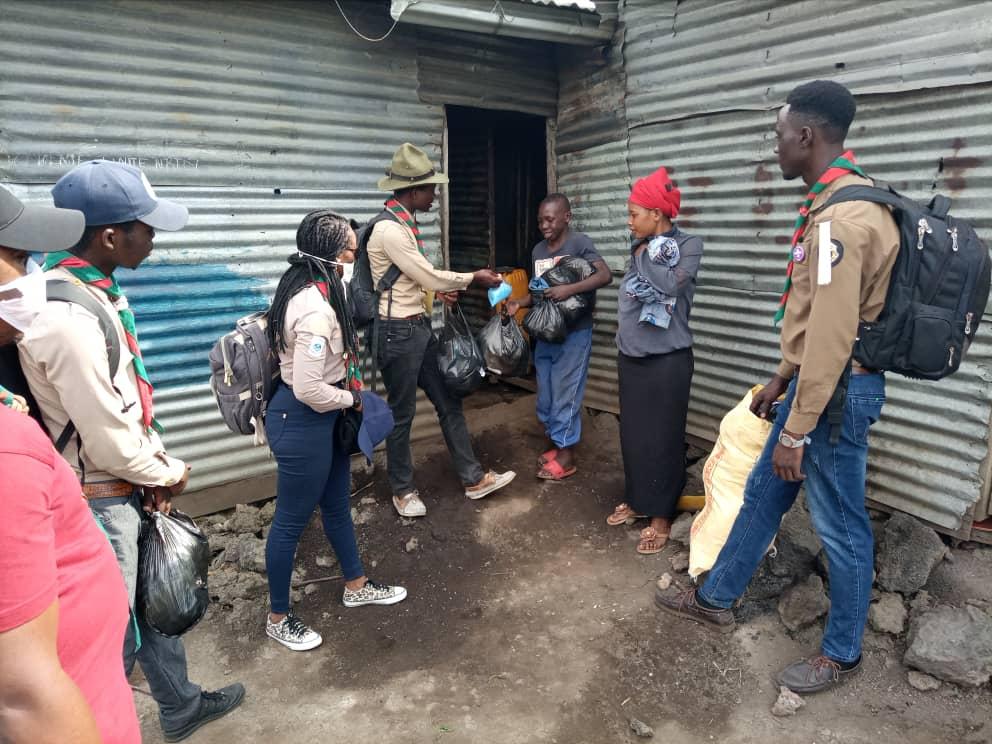LES SCOUTS DE GOMA EN CARAVANE HUMANITAIRE POUR LES SINISTRES DE L’ERUPTION DU  NYIRAGONGO