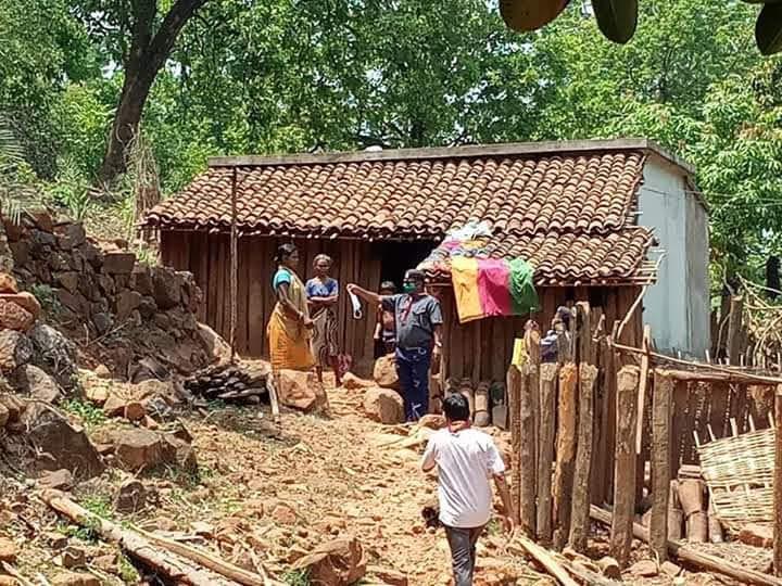 Dry food,masks and soaps distribution. 