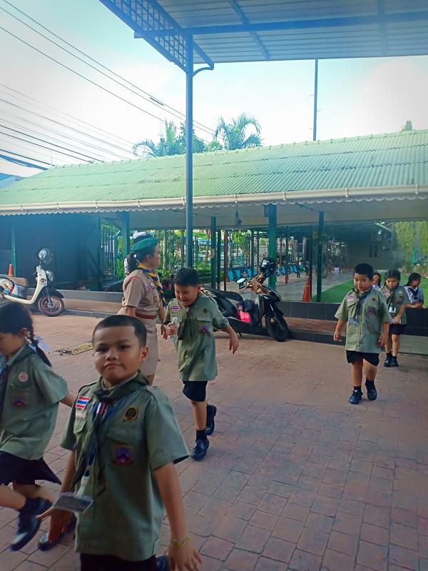 ข้ามถนนด้วยความปลอดภัย