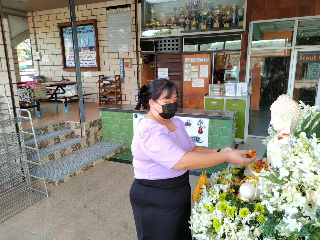 เข้าร่วมกิจกรรมรักษาวัฒนธรรมประเพณีสรงน้ำพระ