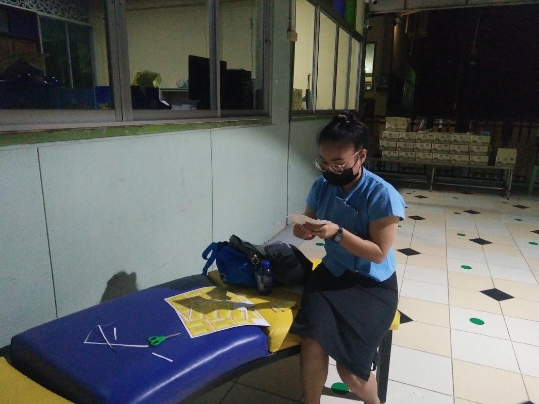 จิตอาสาตัดสติกเกอร์