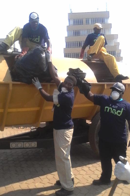 Zimbabwe Scout News updates on the Clean up that was done by the Scouts in the Midlands Province in Kwekwe today on the 09th of Septmber 2016