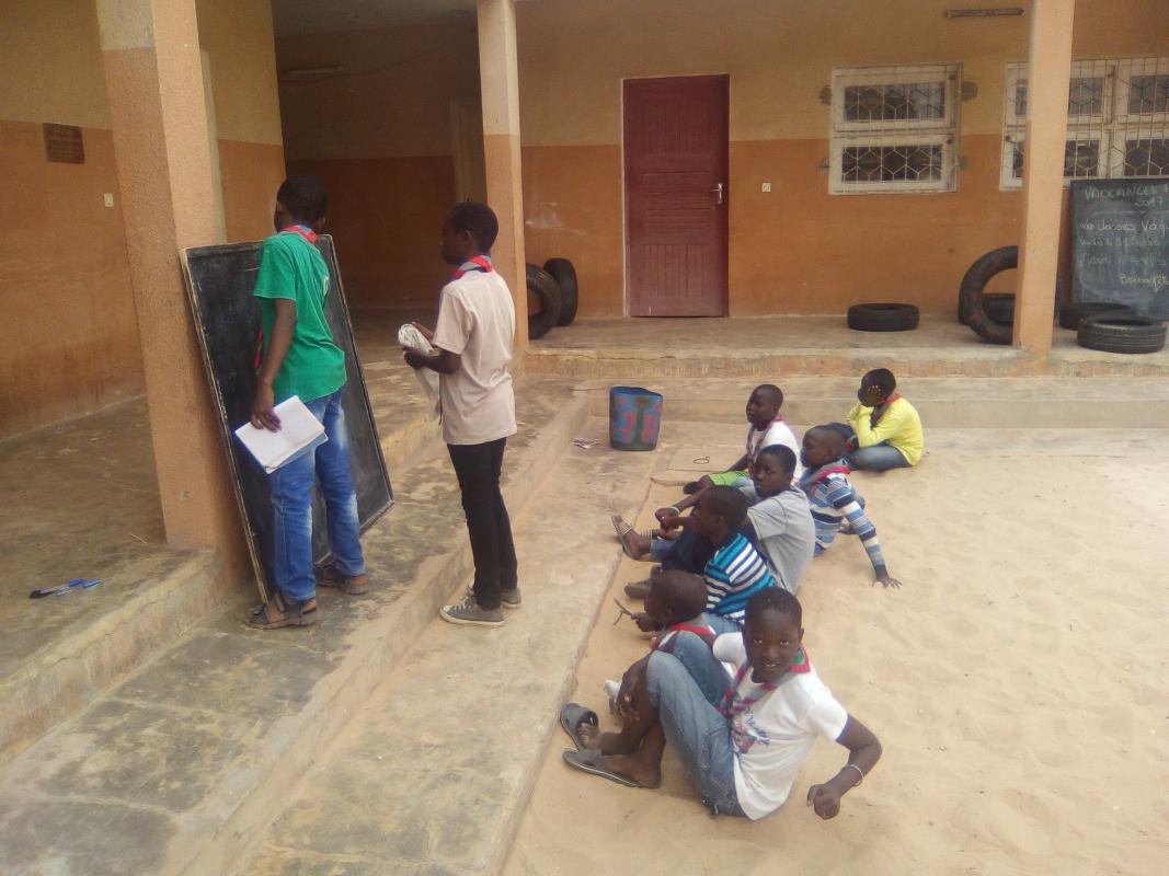 Signes de piste par les louveteaux de la 15ème dakar