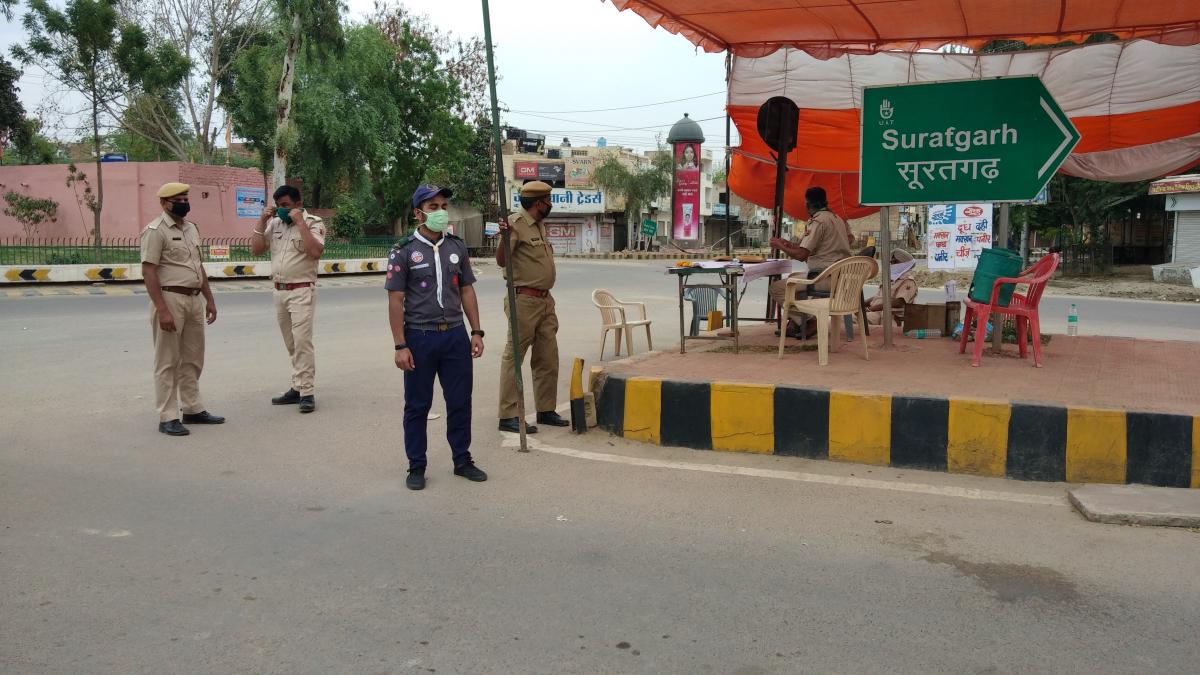  Scout volunteer working with traffic police during Lockdown