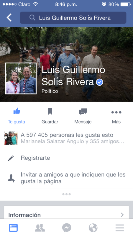 El Presidente de la República de Costa Rica, muestra su gusto por el Movimiento de Guías y Scouts de Costa Rica.