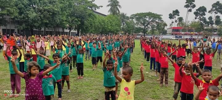 হাজারো শিশুর মুখে হাসি ফোটাল ‘করোনা যুদ্ধে আমরা’ ও জেলা রোভার স্কাউট