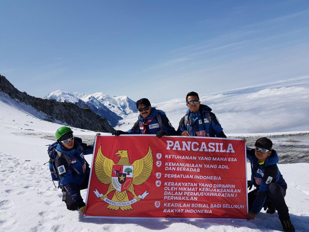Unique Way  From BRI, Pramuka And Vanaprastha Promote Indonesia In The Mountains Of Alpen, Western Europe