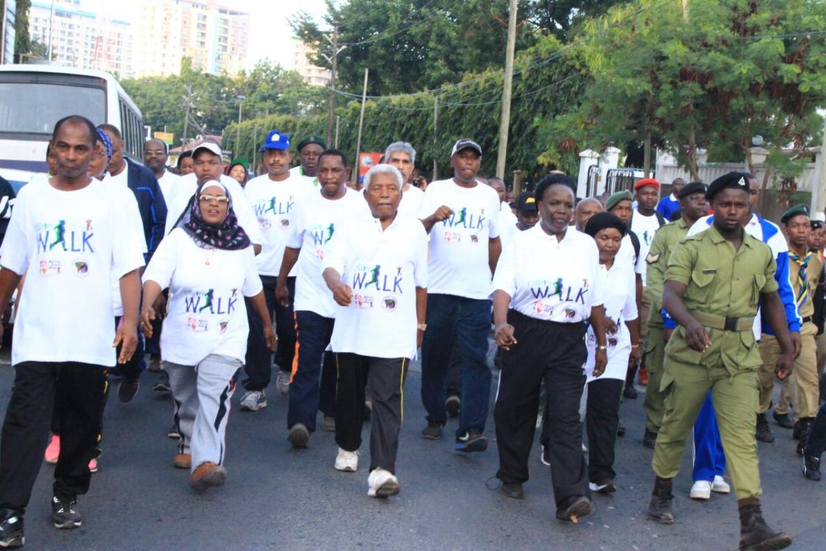 Rais Mstaafu Mzee Mwinyi Aongoza Matembezi ya Skauti Dar es salaam