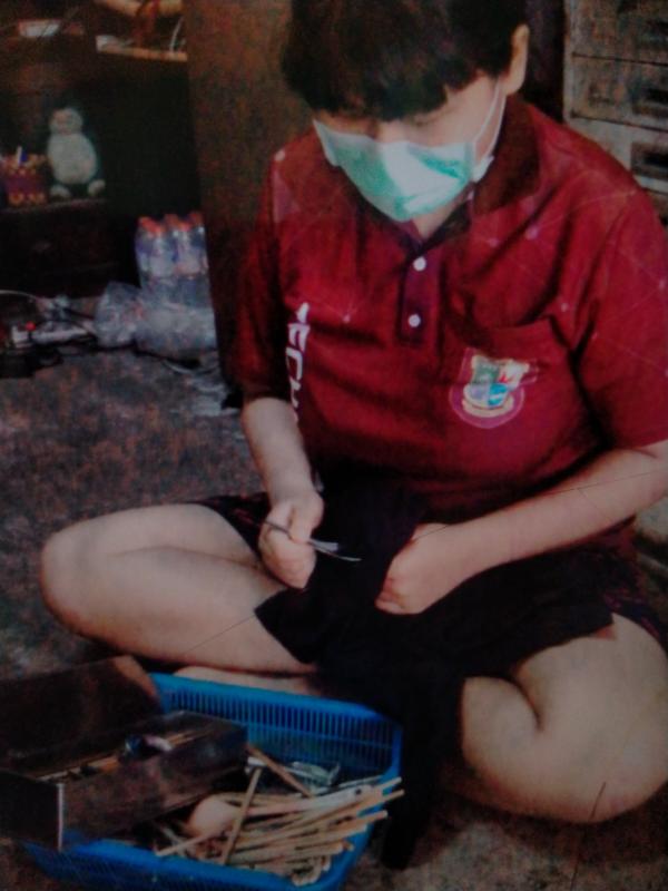 ช่วยพี่เช็ดช้อน