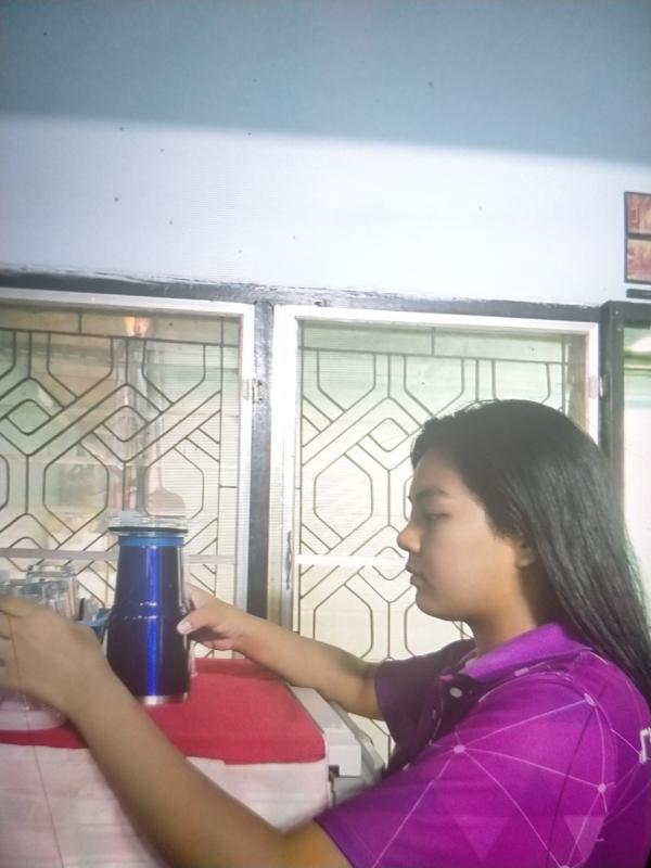 คว่ำเเก้ว