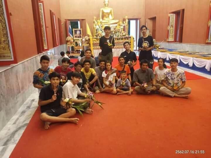 เข้าวัดทำบุญวันพระ