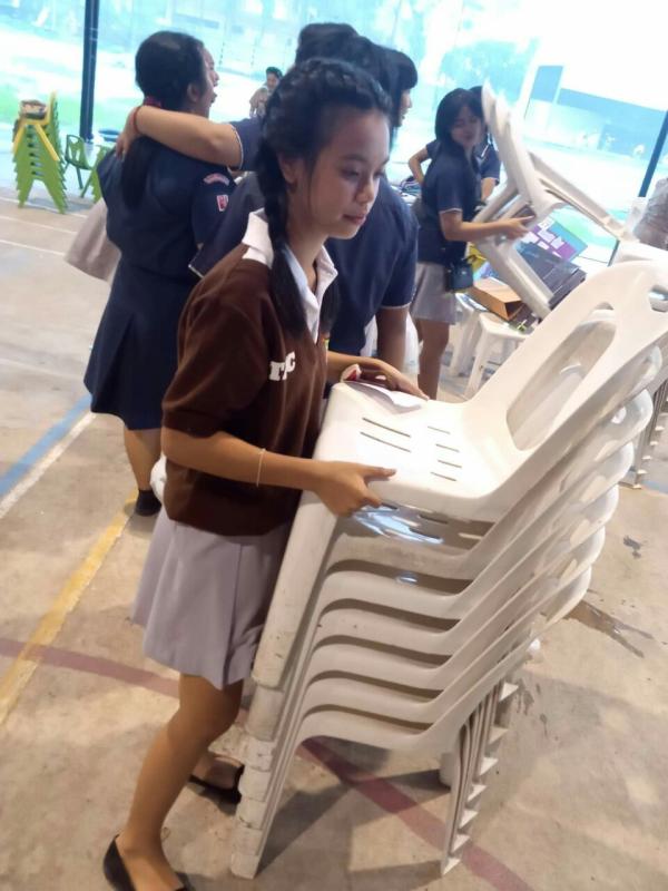 ร่วมจัดสถานที่งานโรงเรียน
