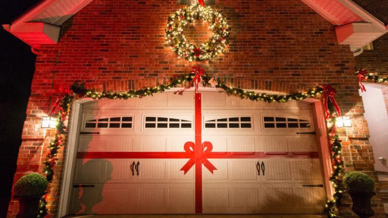 How to Prepare Your Garage Door for Christmas Holidays