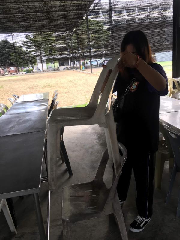 จัดเก็บเก้าอี้