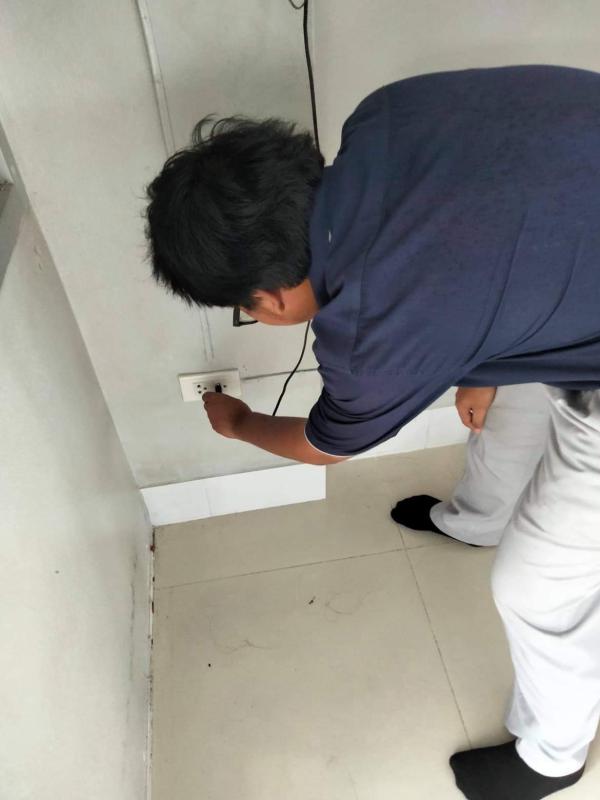 ถอดปักไฟในห้องเรียน