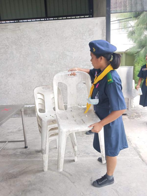 จิตอาสาเก็บเก้าอี้