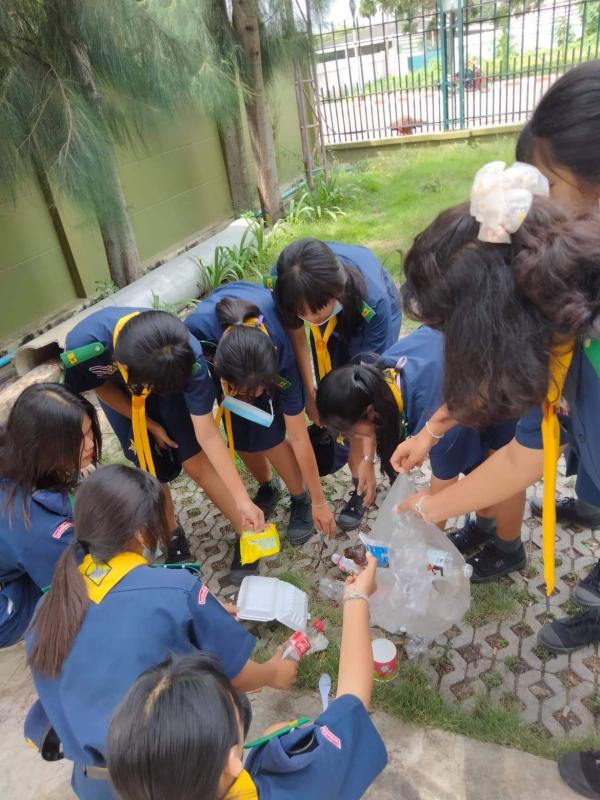 เก็บขยะในวิลัย