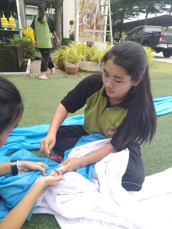 จัดผ้ารูปพระราชินี