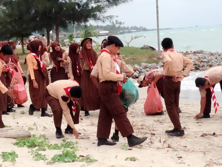 Clean the Enviroment on the Founder’s Day