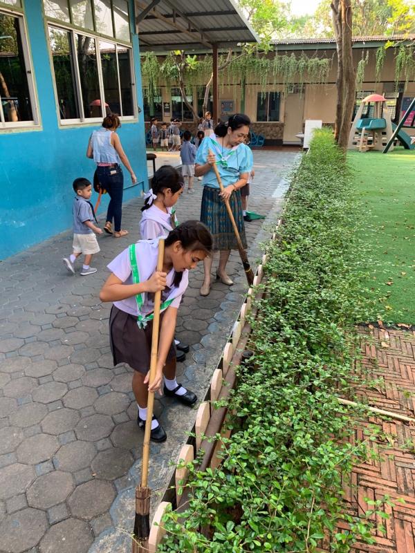 กิจกรรมจิตอาสากวาดรางน้ำ