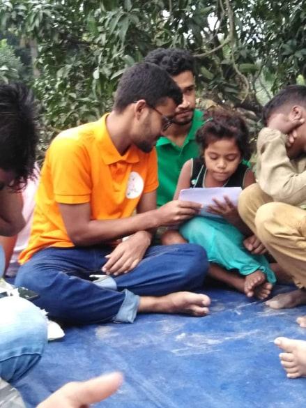 পথশিশুদের শিক্ষা প্রদান