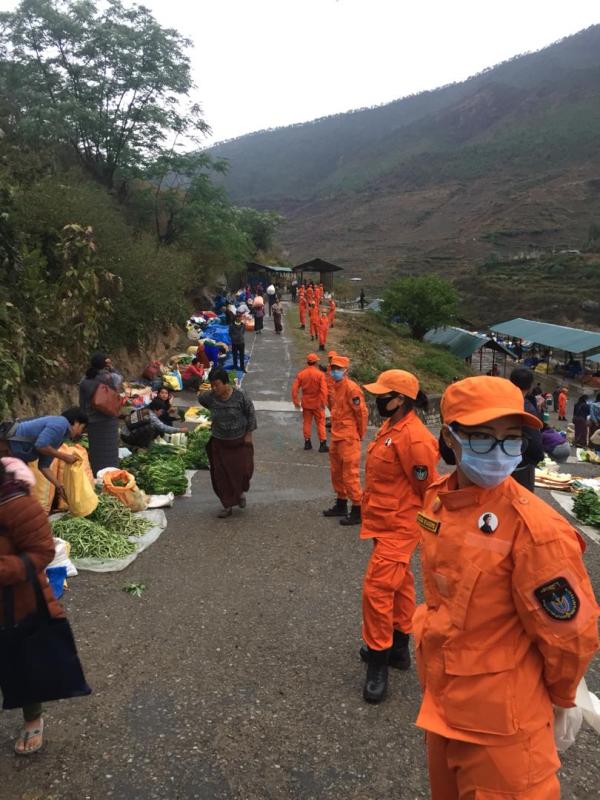Awareness on social distancing and crowd control at Sunday Market, Wangdue 