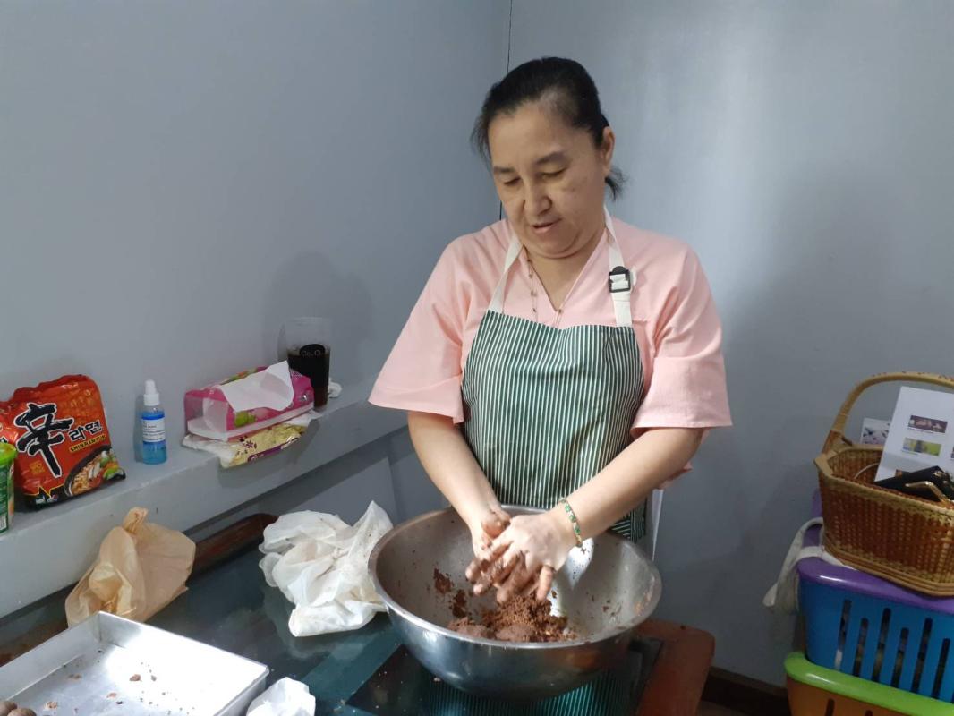 ทำขนมบริจาคให้เด็กด้อยโอกาส