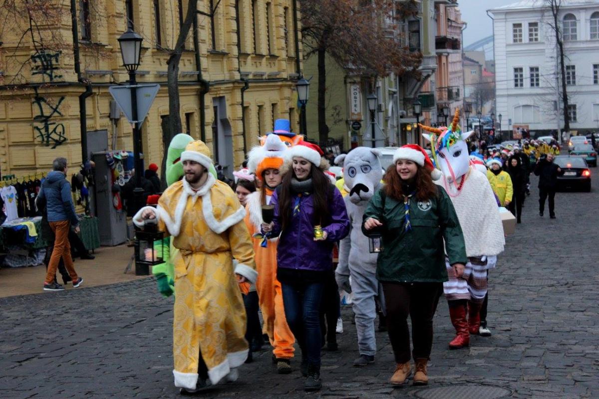  Parade of St Nicholas assistants
