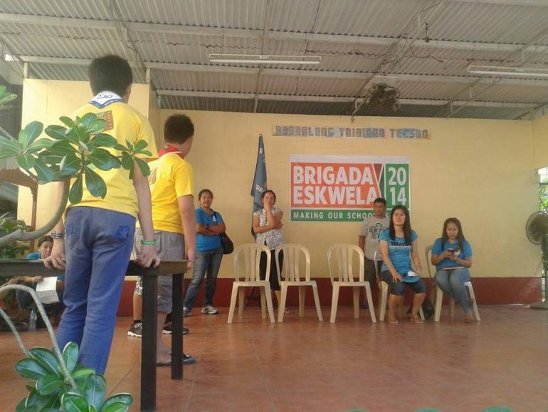 Brighton Venturers help elementary school for their Brigada skwela 