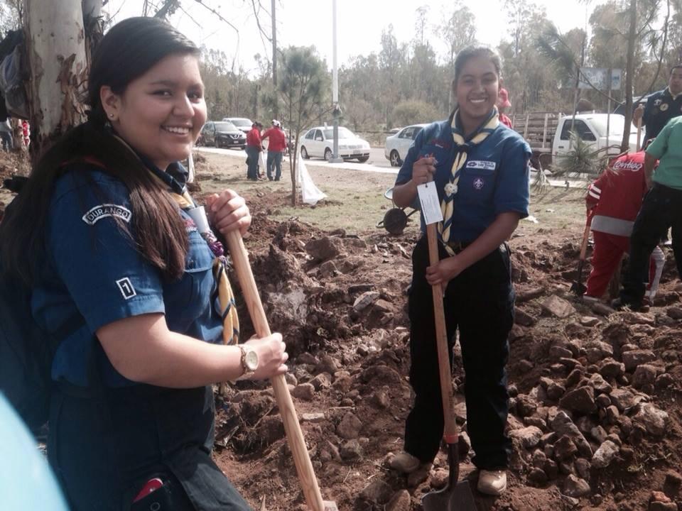 Limpieza y Reforestación Parque 450 en Durango