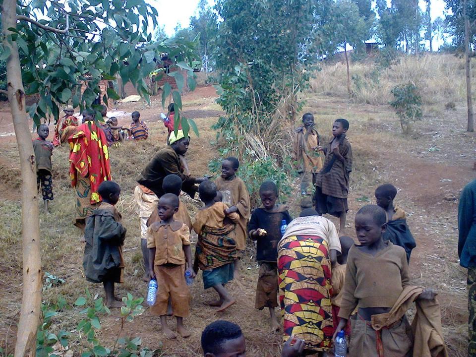 Un cœur d'un jeune volontaire pour l'amélioration des vies à travers une éducation scoute dans un environnement sain