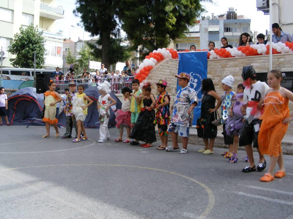 SCOUT FASHION SHOW, MADE BY WASTED MATERIALS