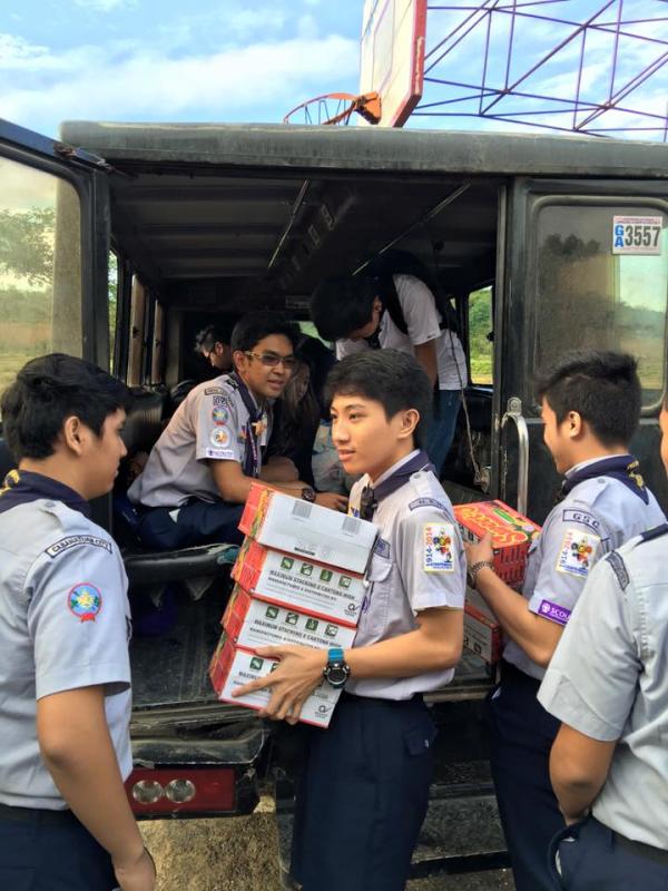 Gift giving and Feeding Program for Aetas.