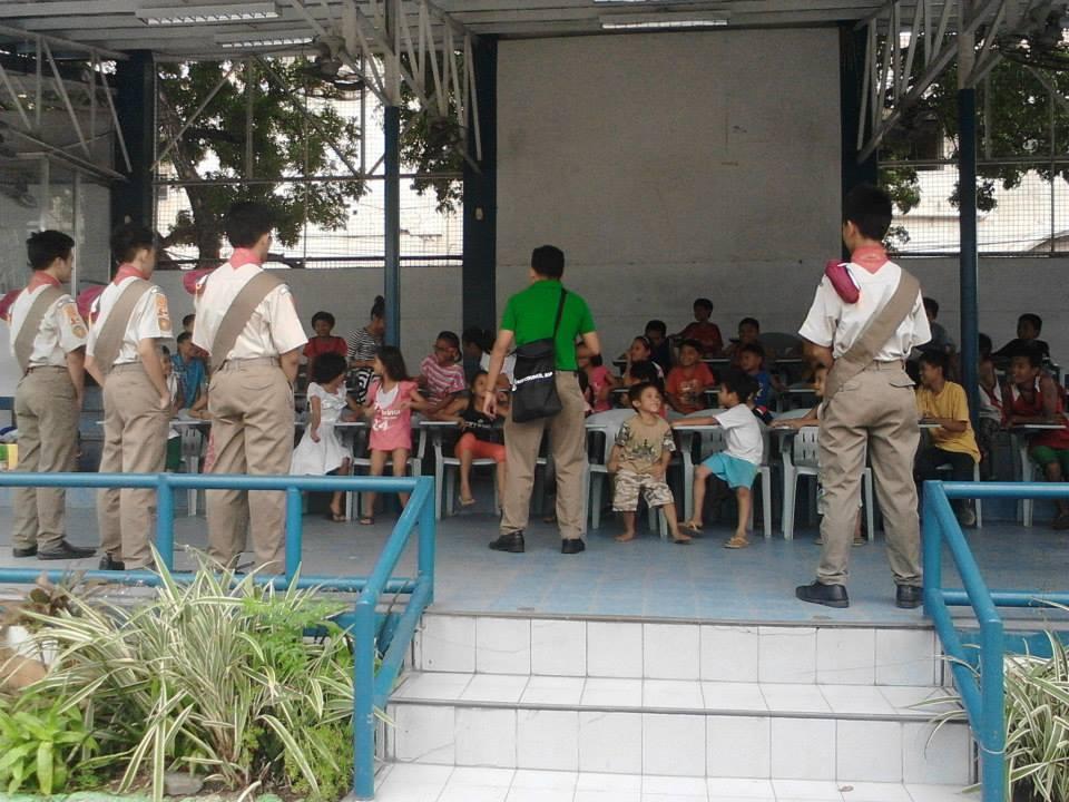 IEC - BSP trains street children Basic Scouting Skills