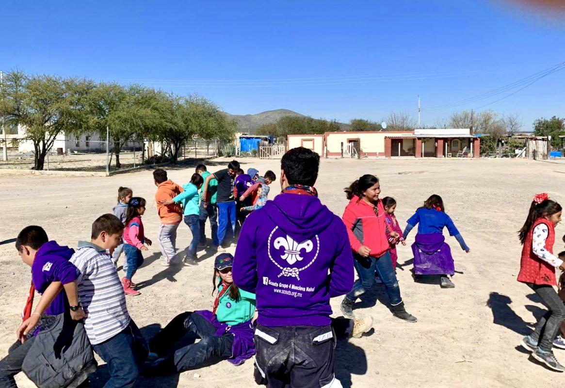 Manos que Ayudan, Mentes que Construyen
