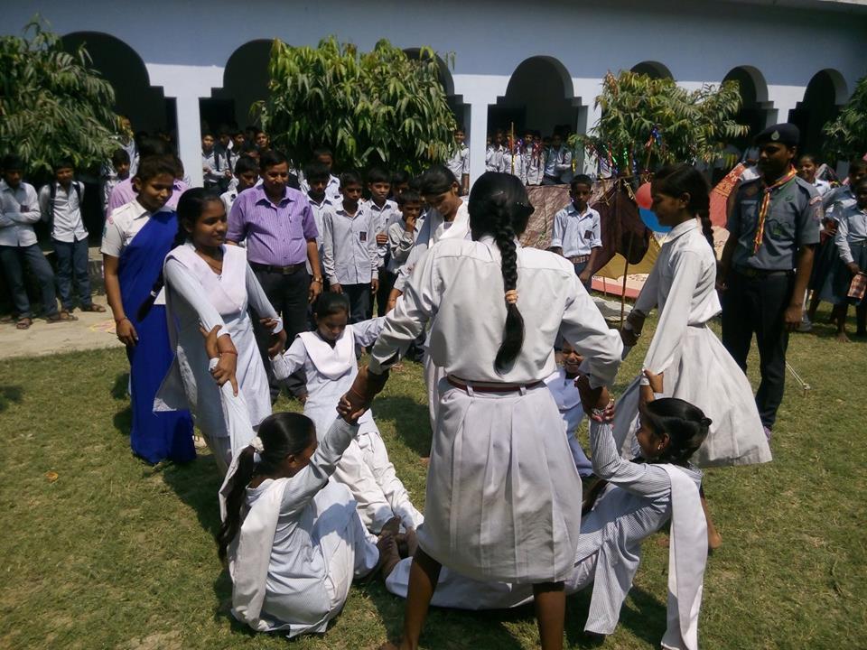 टेंट निर्माण प्रतियोगिता