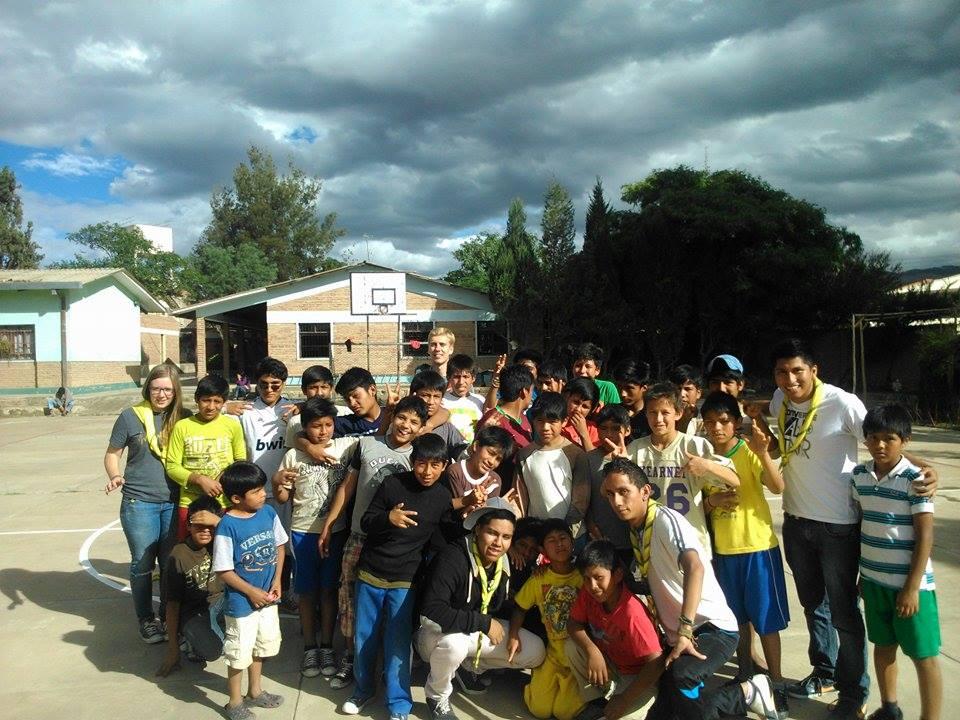 visita al orfanato ¨arcoiris¨