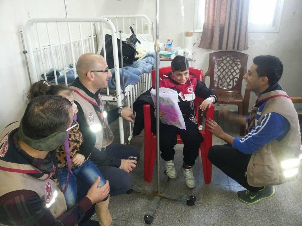 زيارة ميدانية الي مرضي السرطان والثلاثيما في مستشفي الرنتيسي Scouts leaders visited the Cancer and Thalassemia departments in the Hospital