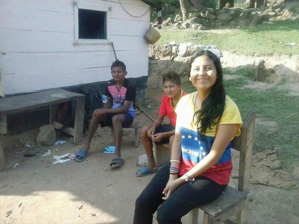 Donaciones y convivencia con tribus Indígenas de Venezuela.