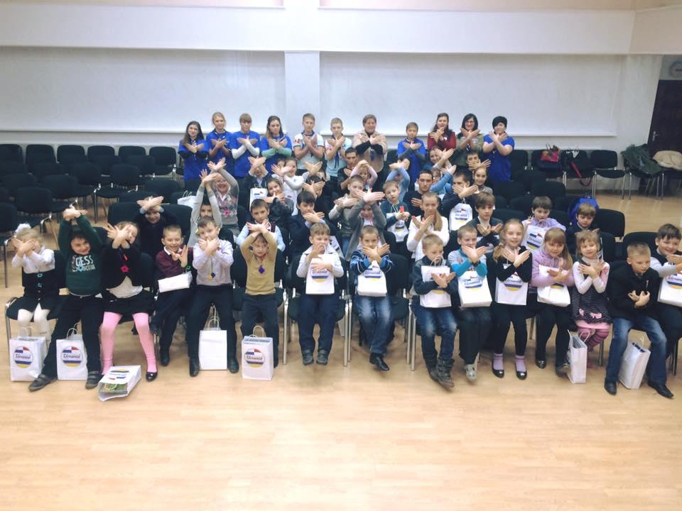 NOSU Scouts delivered presents to children in Krasnoarmiisk in the framework of the “Scouts for Ukraine” project.