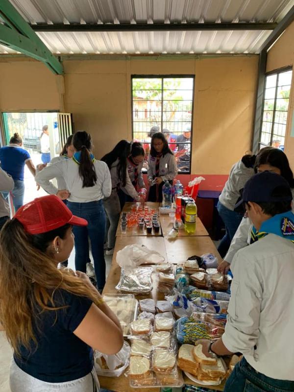 AYUDANDO A SAMBORONDÓN