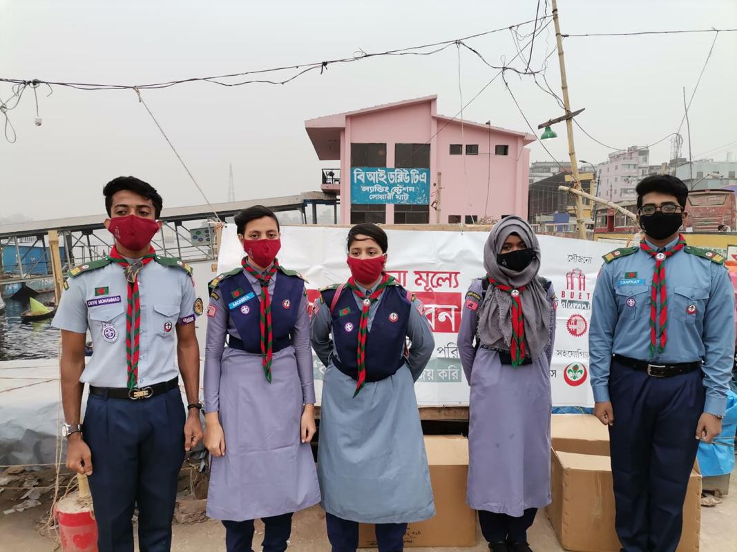 মাস্ক বিতরন