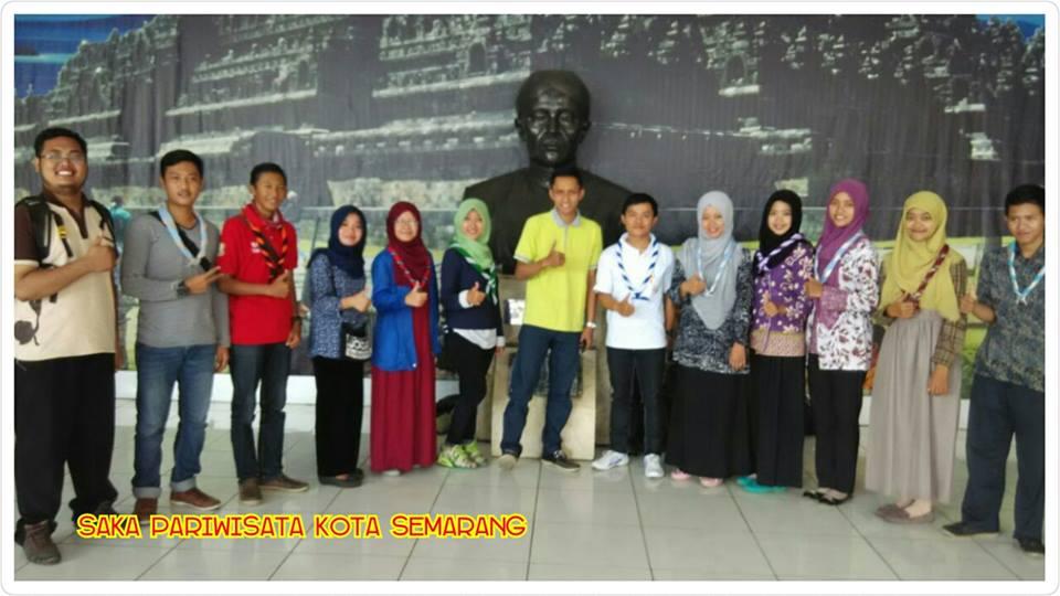 Latihan Rutin Saka Pariwisata Kota Semarang di Museum Ranggawarsita Semarang, Jawa Tengah