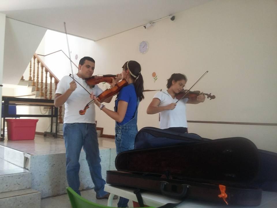 Handicapped youth trough a musical experience