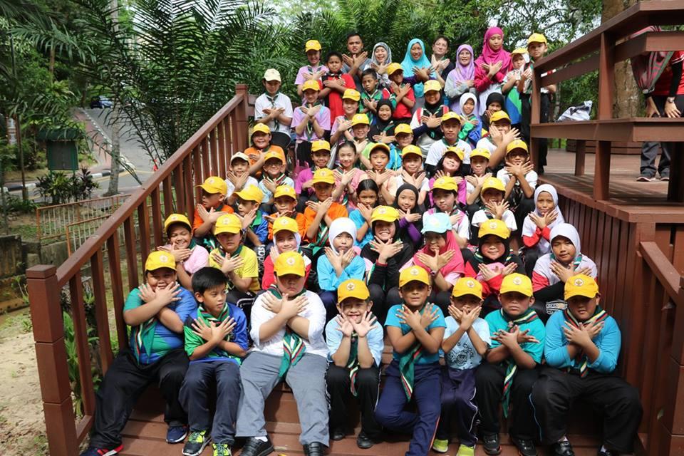Cub Scouts Environmental Hiking