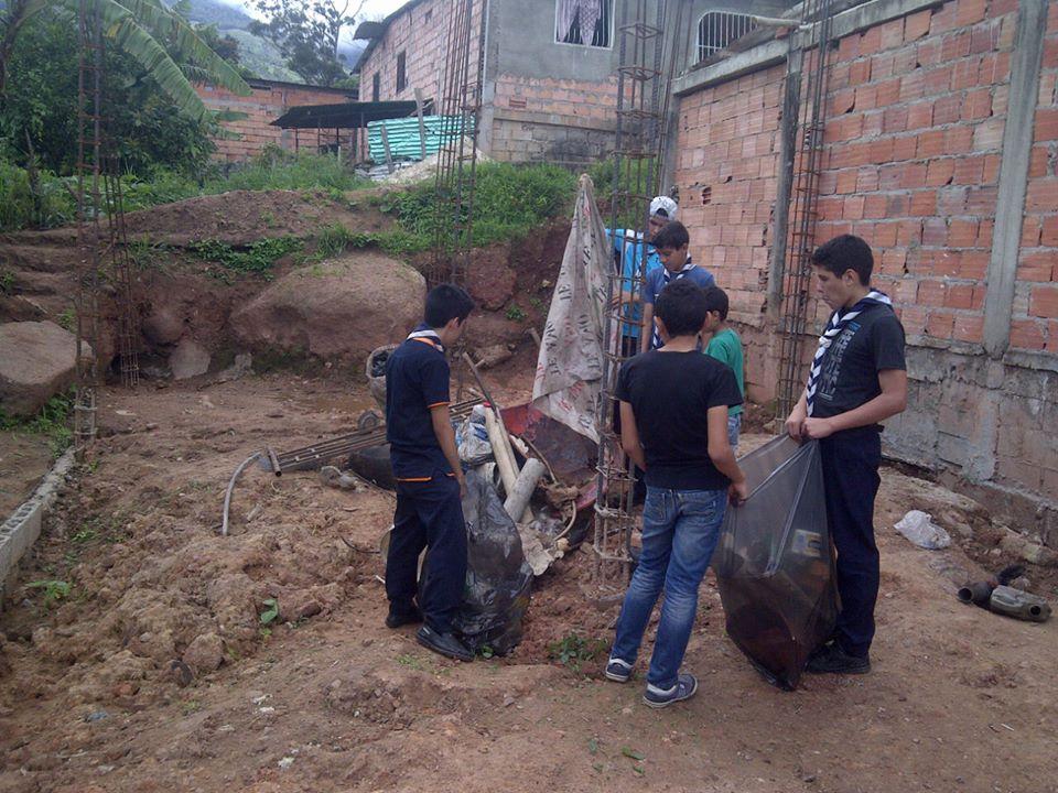 Limpiando una Comunidad (sector la marcela)