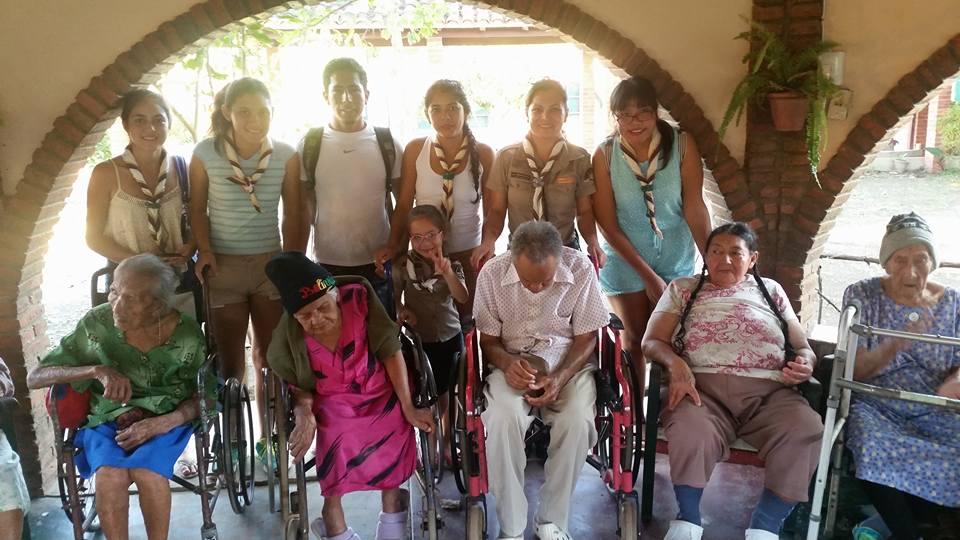 POR UNA SONRISA EN EL ASILO DE ANCIANOS