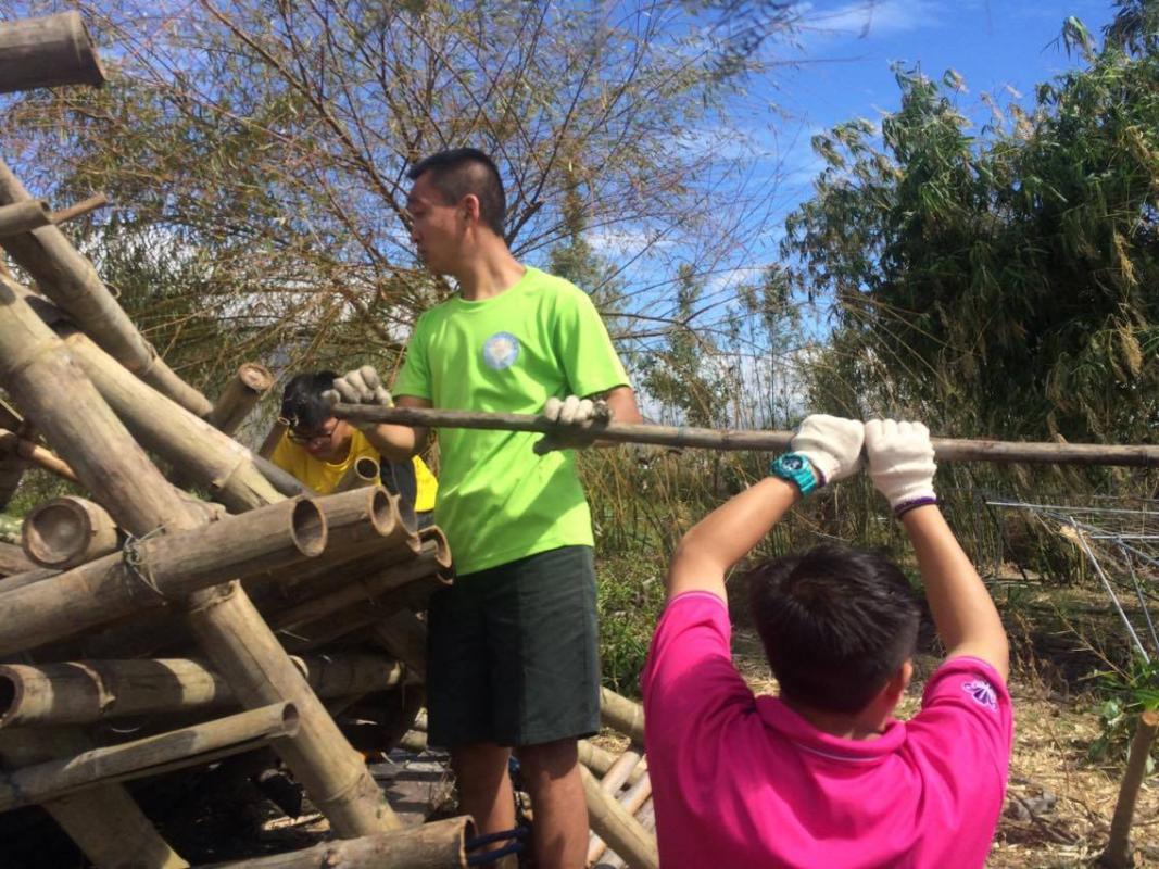  Rover Scouts help rebuild community after Typhoon Nepartak